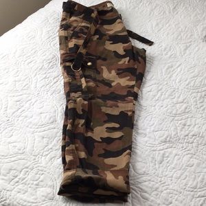 Michael Kors camo Capri pants